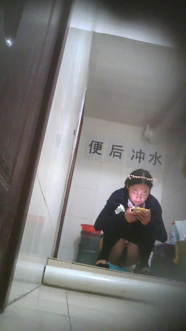 大学女厕所系列8 最后的长腿黑丝玉女绝对是个风骚型