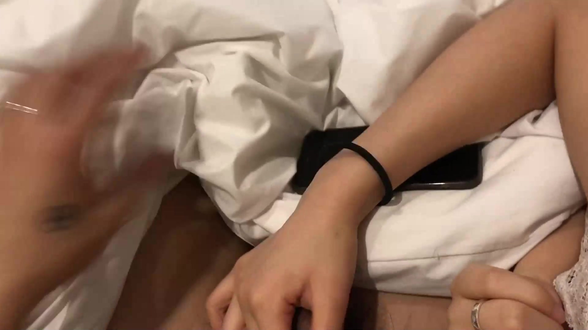 私拍流出-大眼气质美女 被男友调教的不错 舔肉棒 操逼爆菊 十分听话