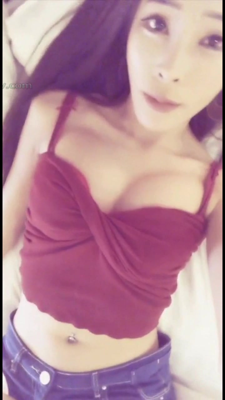 最美爆乳E奶极品女神Ailen火爆性爱流出 酒醉女神玩双穴 啤酒瓶插穴迷醉浪叫 无套爆操 爆美艳崩坏 高清720P版