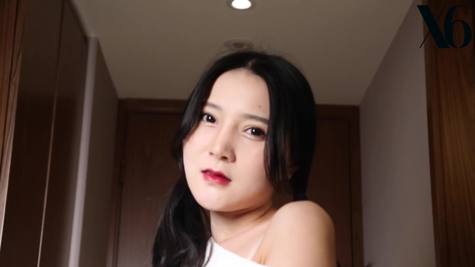 美女模特被色魔摄影师诱惑开房打炮私拍流出