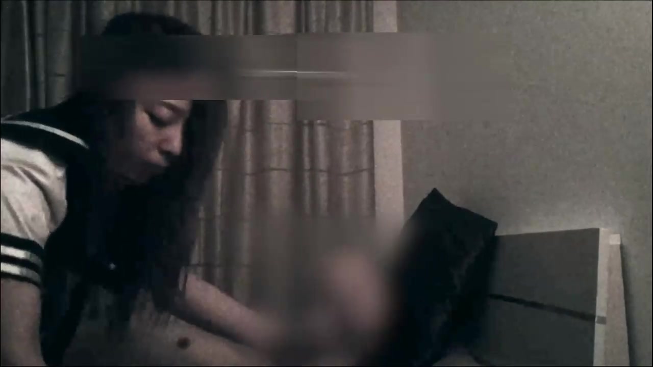 爆操粉色丝袜学生服梦梦小姐 制服诱惑骑着J8猛摇 淫荡叫床 完美露脸 (2)