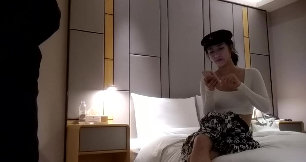 9.21源码高清录制《全国探花》铁牛哥酒店约炮戴帽子的兼职外围妹干到妹子喊没力了