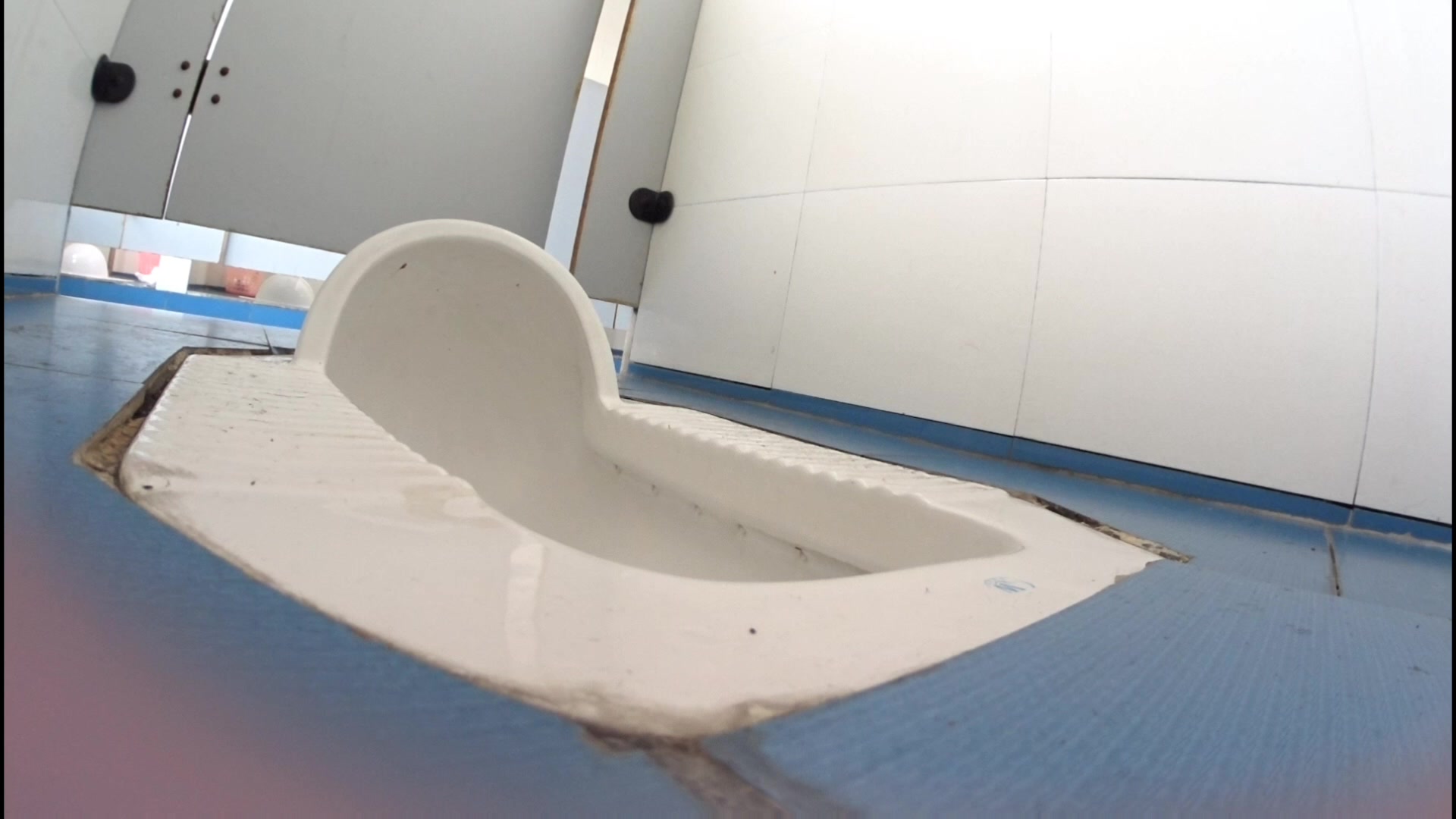 致青春系列-某地高中毕业班大神厕所偷拍