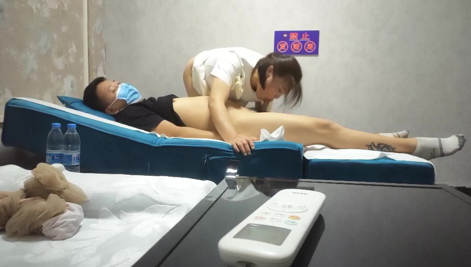 城中村女探花肥逼大屌很难进去太胖了