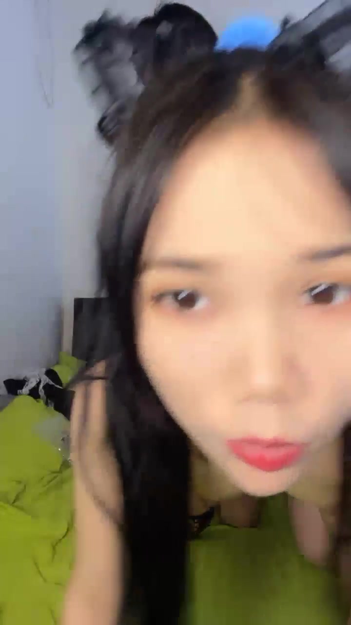 00后少女上位骑乘大屌暴力上下运动高潮01