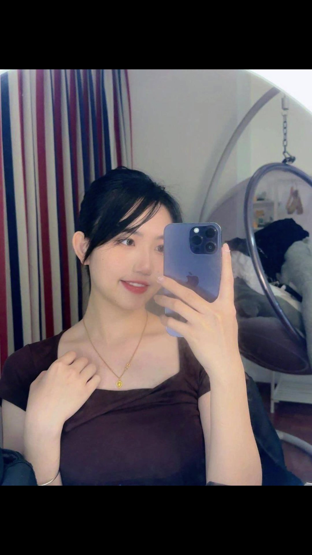 大学骚母狗，反差说不拍还是摆Pose操多几次还是这么紧