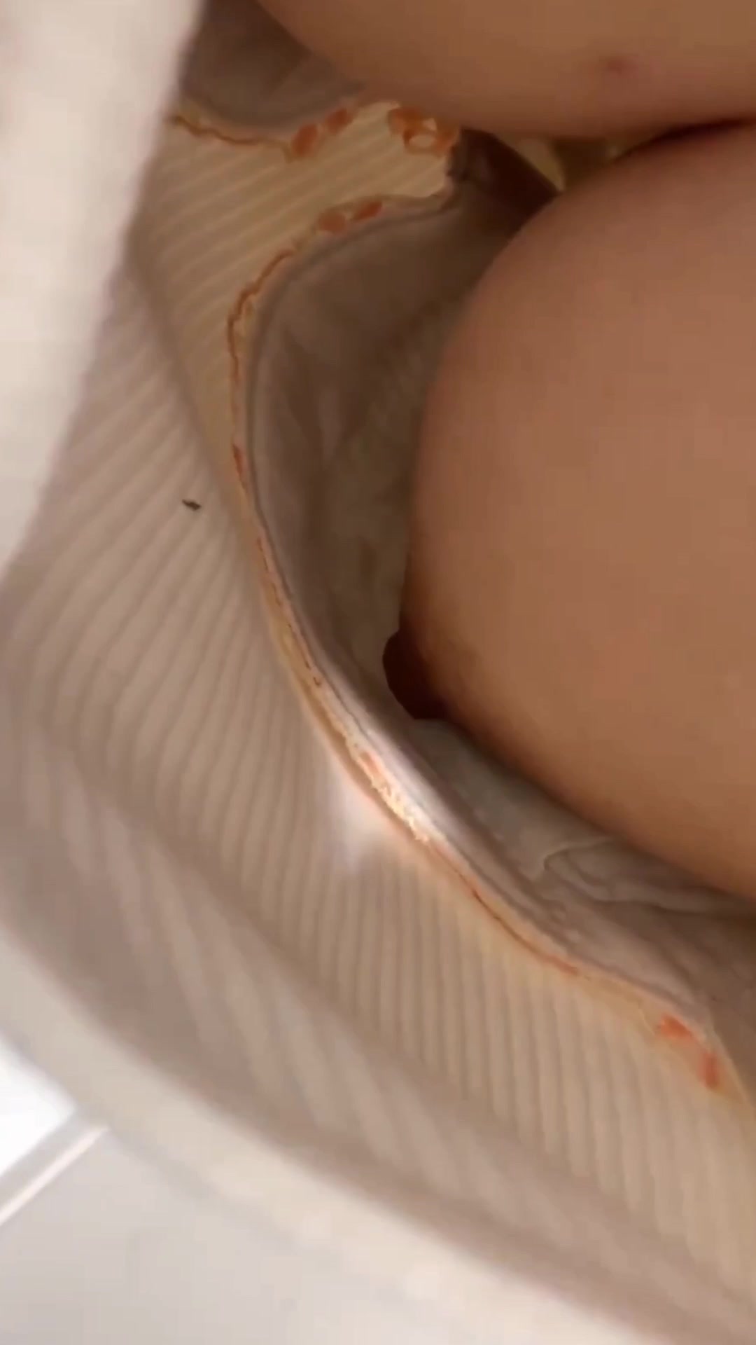 偷拍商场上的服装销售