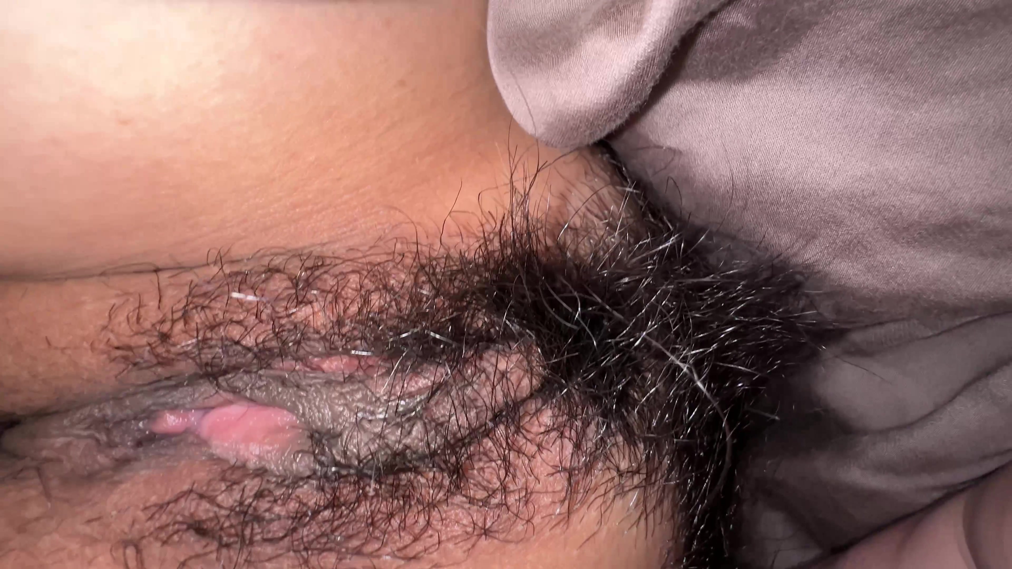 母狗睡着了偷偷掰b给大家看