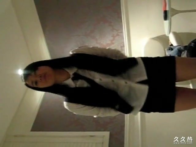 青春活力美少女愛愛之前熱舞一曲更有情調