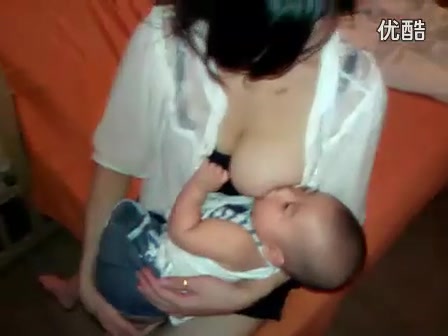 美女性感-小孩吃奶写真！！！