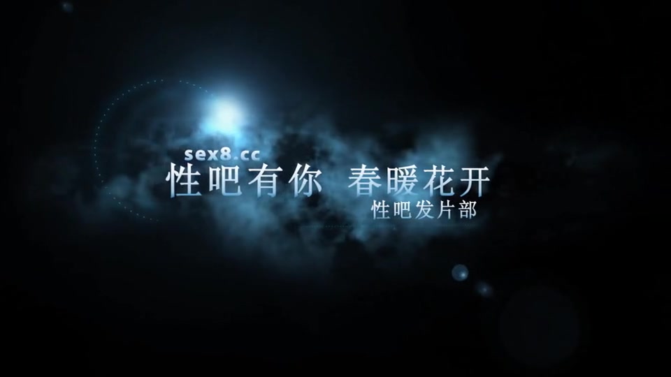 有钱的干妈趁老公不在与干儿子酒店打炮