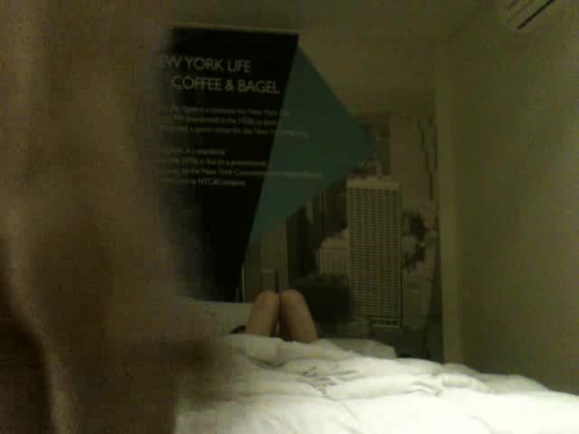 年輕小伙擺好錄像設置各種姿勢肏略悶騷女友