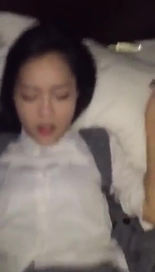 超級漂亮的極品美女騷貨 瘋狂最愛 一直喊要吃精子 強烈推薦