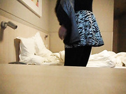 國內小夥子嫖開檔絲襪女 插完嘴再插逼 露臉高清拍攝