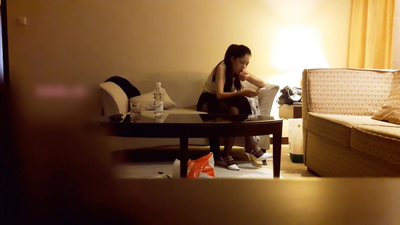 国产精品白沙发系列黑丝马尾