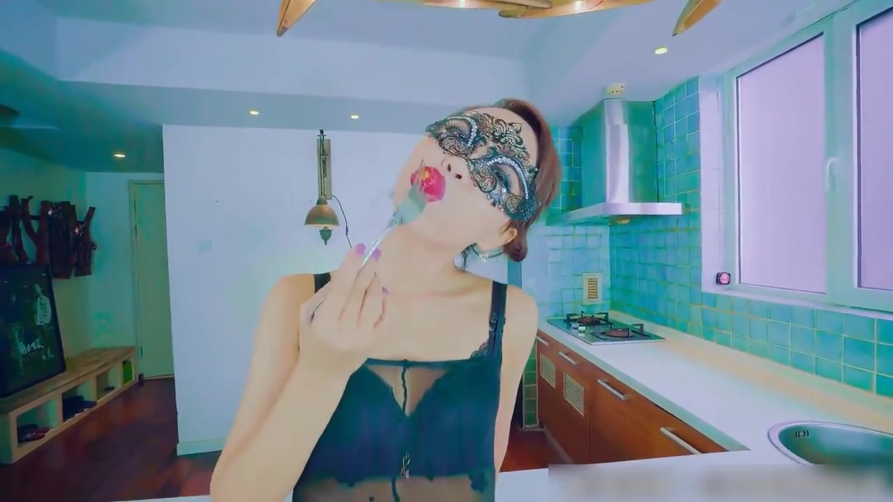 国产拳交女王周晓琳榨汁草莓扩阴刀叉入穴完整版