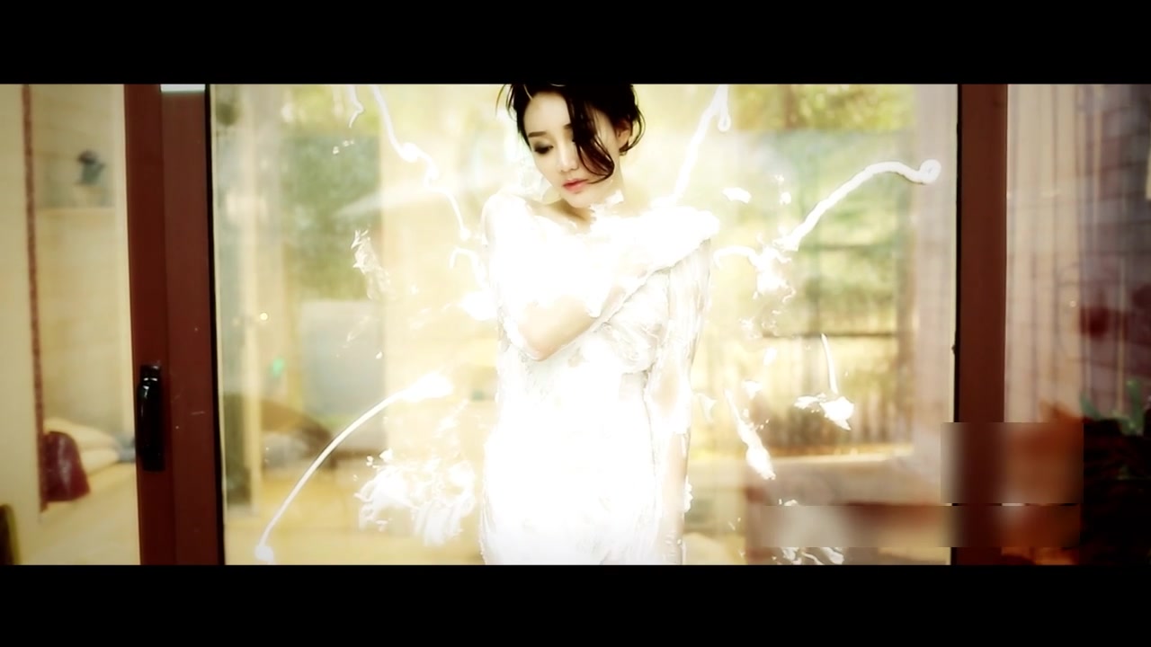 火遍全国、绝品女神级车模私拍视频、美爆了、摄影师都忍不住要摸一把