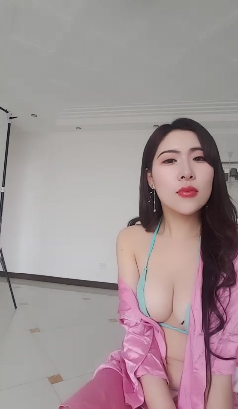 極品女神福利大秀,咪咪豐滿粉嫩超誘惑