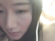 醉酒的可愛美女直播，狼友們刷了不少禮物讓她自慰