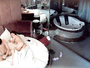 情趣酒店隐藏摄像头记录一对偷情好男女啪啪啪 国语对白老司机请上车