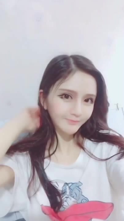 最新购买抖音超美女神嘟嘟撕破肉丝大尺度扣逼自慰微信福利视频