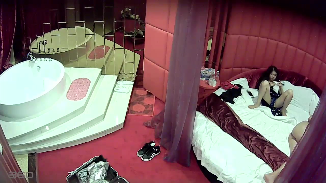 老公你怎么这么厉害情趣酒店360监控TP样子有点猥琐的微胖哥无套啪啪样子还可以的妹子